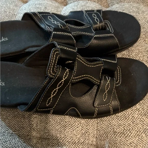 Clarks Black Leather Slide Sandals - Picture 3 of 4